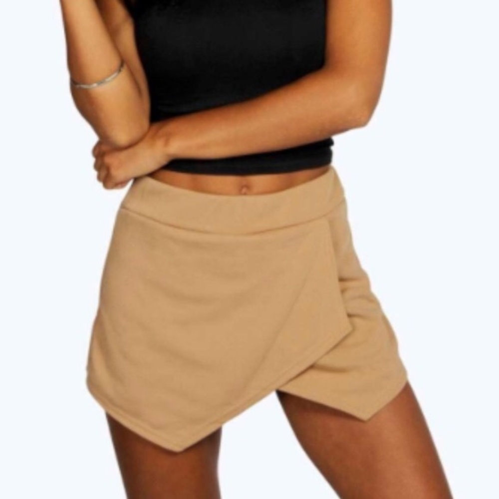Boohoo Tan Envelope Skort (US 4)